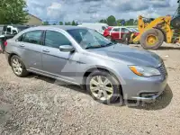 2013 Chrysler 200 фото
