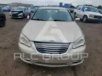 2013 Chrysler 200 photo