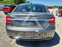 2013 Chrysler 200 photo