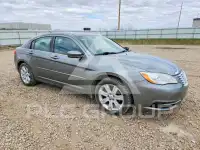 2013 Chrysler 200 photo