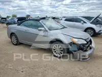 2013 Chrysler 200 photo