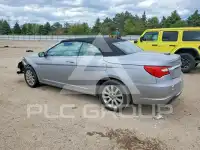 2013 Chrysler 200 photo