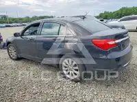 2013 Chrysler 200 photo