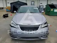 2013 Chrysler 200 photo