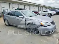 2013 Chrysler 200 photo