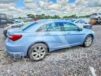 2013 Chrysler 200 фото