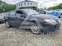 2013 Chrysler 200 photo