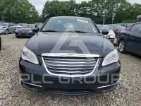 2013 Chrysler 200 photo