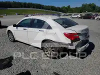 2013 Chrysler 200 photo