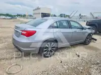 2013 Chrysler 200 photo