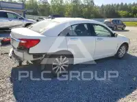 2013 Chrysler 200 photo