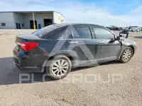 2013 Chrysler 200 photo
