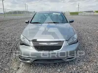 2013 Chrysler 200 photo