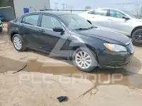 2013 Chrysler 200 photo