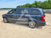 2013 Chrysler TOWN & COUNTRY photo