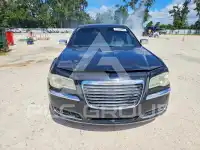 2013 Chrysler 300 photo