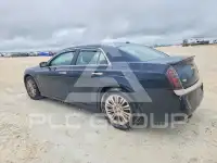 2013 Chrysler 300 фото