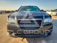 2013 Chrysler 300 фото