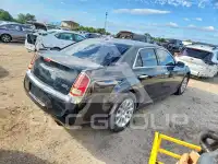 2013 Chrysler 300 photo