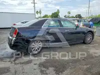 2013 Chrysler 300 фото