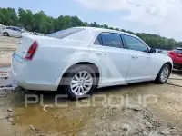 2013 Chrysler 300 photo