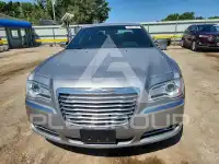 2013 Chrysler 300 photo