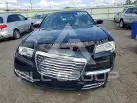 2013 Chrysler 300 фото