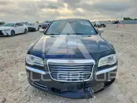 2013 Chrysler 300 photo