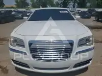 2013 Chrysler 300 photo