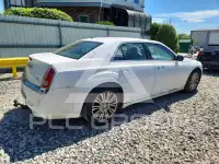 2013 Chrysler 300 photo