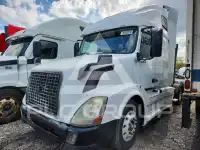2013 Volvo VNL photo