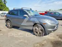 2013 Porsche Cayenne photo