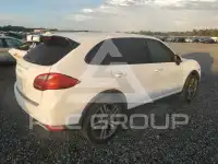 2013 Porsche Cayenne photo
