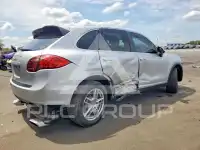 2013 Porsche Cayenne photo