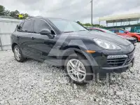 2013 Porsche Cayenne photo