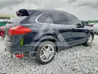 2013 Porsche Cayenne photo