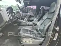 2013 Porsche Cayenne photo