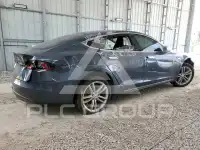 2013 Tesla Model S photo