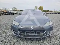2013 Tesla Model S фото