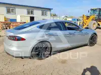 2013 Tesla Model S фото