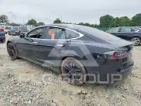 2013 Tesla Model S photo