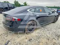 2013 Tesla Model S photo