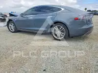2013 Tesla Model S фото