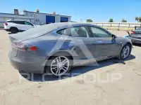 2013 Tesla Model S фото