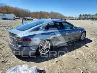 2013 Tesla Model S photo