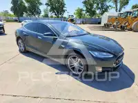 2013 Tesla Model S photo