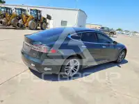 2013 Tesla Model S photo