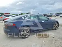 2013 Tesla Model S фото