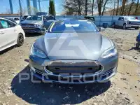 2013 Tesla Model S photo
