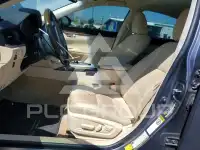 2013 Lexus ES350 photo